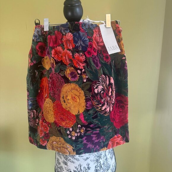 JABA NWT CRUSHED VELVET MINI SKIRT - Picture 3 of 7